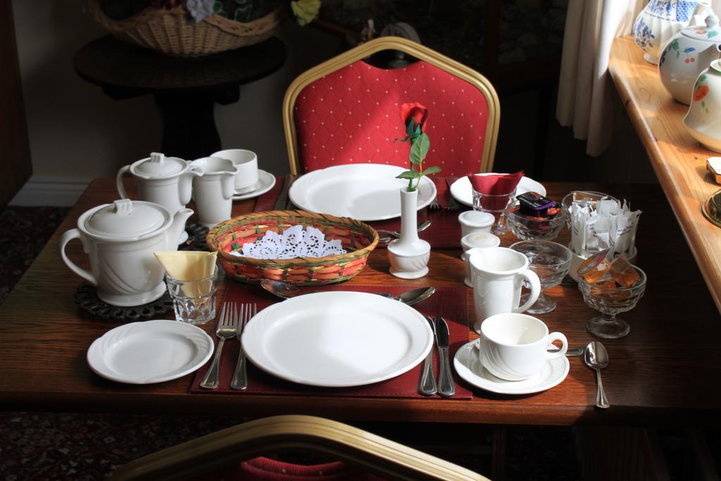Flushing Meadow Bed And Breakfast Ballinhassig Экстерьер фото
